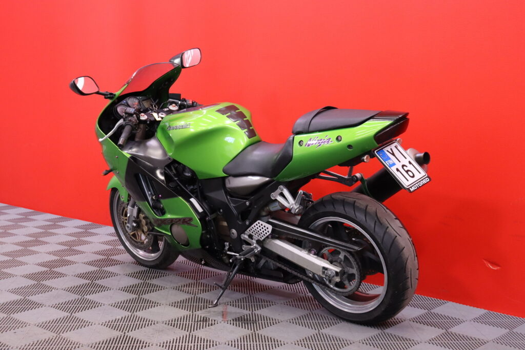 Kawasaki - ZX-12R - // Akrapovic kokoputkisto / Powercommander / Huoltomuistio / Minivilkut // Kawasaki - ZX-12R - // Akrapovic kokoputkisto / Powercommander / Huoltomuistio / Minivilkut // - Moottoripyörä