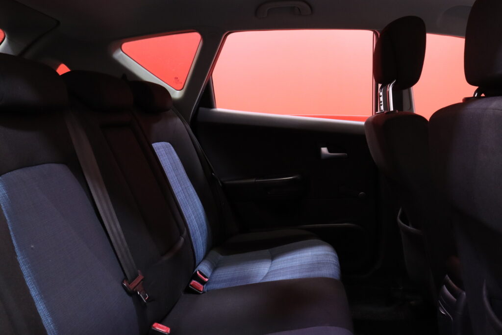 Kia - cee'd - 1,6 Active SW A/T // MYYDÄÄN HUUTOKAUPAT.COM Kia - cee'd - 1,6 Active SW A/T // MYYDÄÄN HUUTOKAUPAT.COM - Farmari