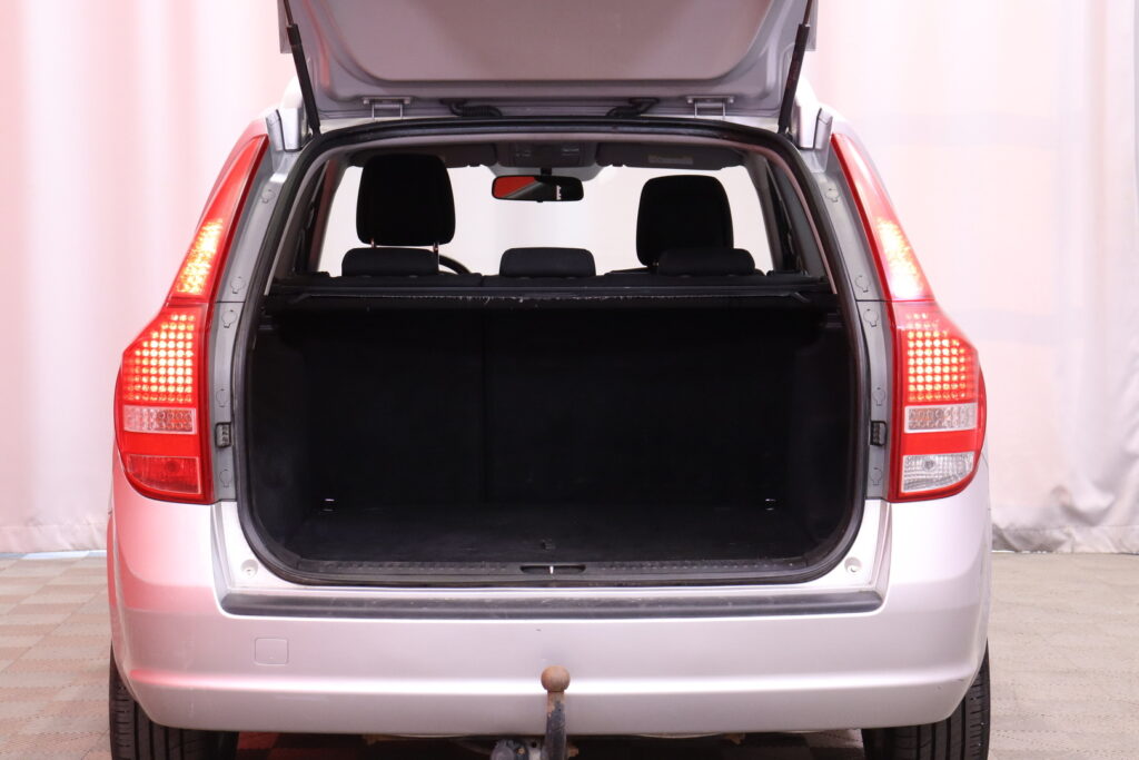 tuotekuva-Kia-ceed-LZC-302-2026-04-24-082001-19 tuotekuva-Kia-ceed-LZC-302-2026-04-24-082001-19