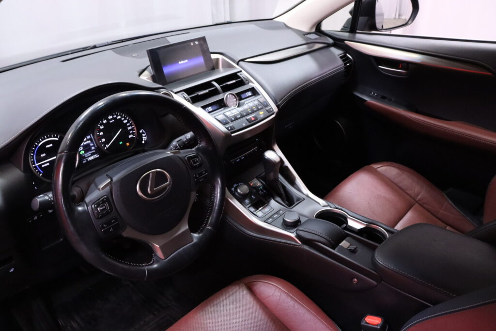 Lexus - NX - 300h Hybrid A AWD Comfort // Kaksiväriset Nahat / ACC / Keyless / Sähköpenkit // Lexus - NX - 300h Hybrid A AWD Comfort // Kaksiväriset Nahat / ACC / Keyless / Sähköpenkit // - Maastoauto