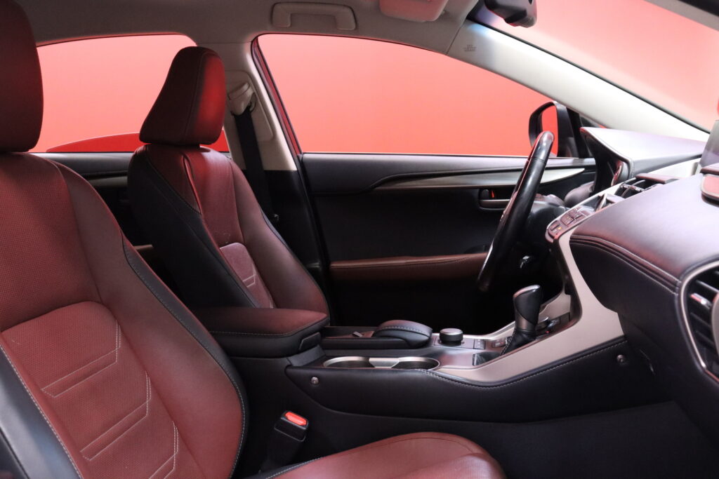 Lexus - NX - 300h Hybrid A AWD Comfort // Kaksiväriset Nahat / ACC / Keyless / Sähköpenkit // Lexus - NX - 300h Hybrid A AWD Comfort // Kaksiväriset Nahat / ACC / Keyless / Sähköpenkit // - Maastoauto