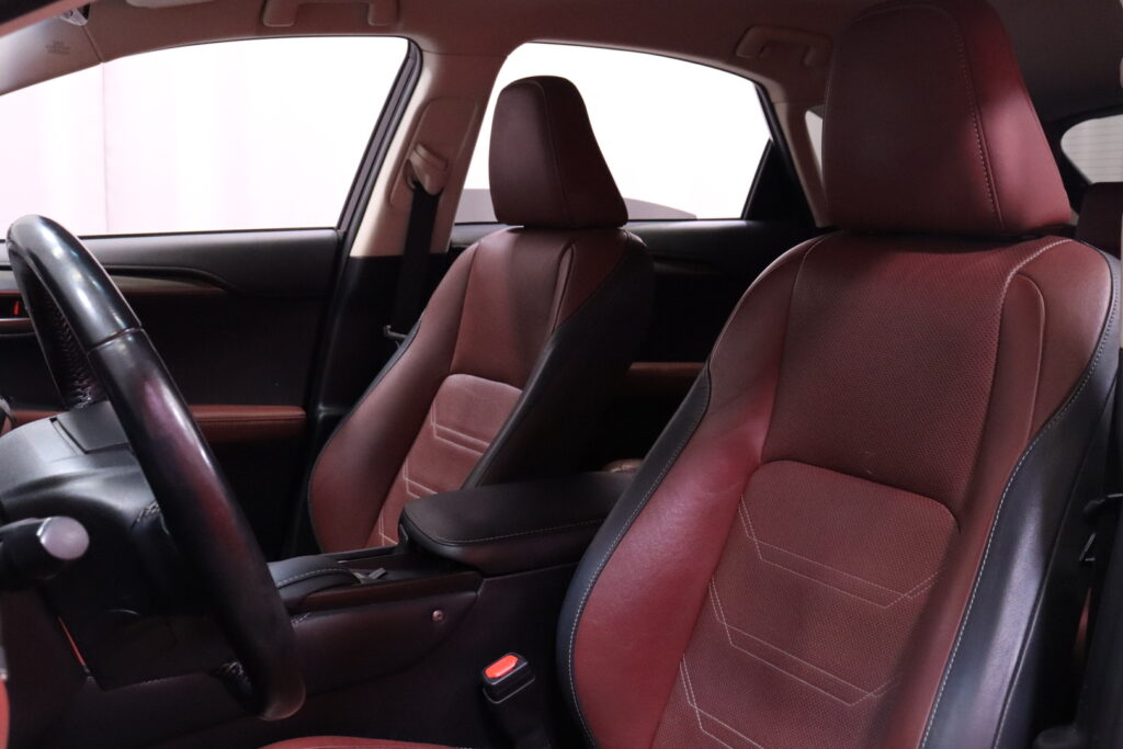 Lexus - NX - 300h Hybrid A AWD Comfort // Kaksiväriset Nahat / ACC / Keyless / Sähköpenkit // Lexus - NX - 300h Hybrid A AWD Comfort // Kaksiväriset Nahat / ACC / Keyless / Sähköpenkit // - Maastoauto