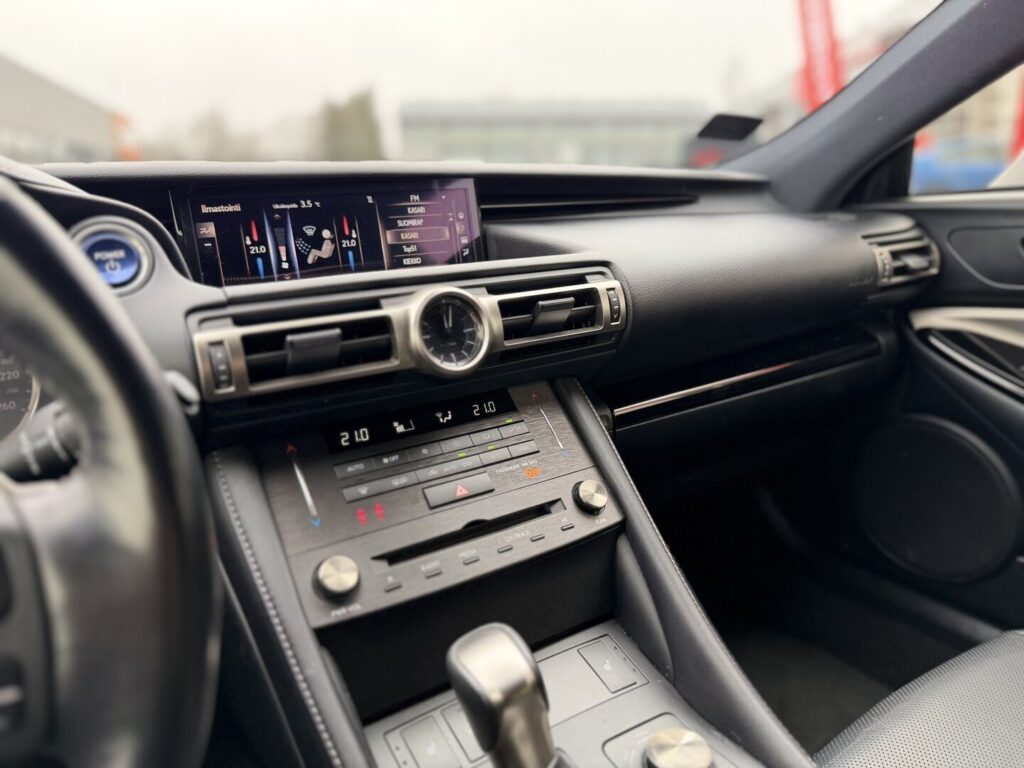 Lexus - RC - 300h Executive Lexus - RC - 300h Executive - Coupe