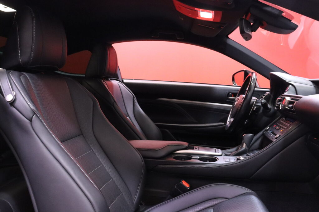Lexus - RC - 300h Executive / Suomi-auto / Merkkihuollot / Adapt.vakkari / LED / CarPlay / Navi / Lohko & sisätilanpistoke / Tutkat / Lexus - RC - 300h Executive / Suomi-auto / Merkkihuollot / Adapt.vakkari / LED / CarPlay / Navi / Lohko & sisätilanpistoke / Tutkat / - Coupe