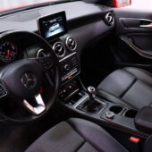 Mercedes-Benz - A - 180 Suomi 100 Edition // Suomi-auto / Sport-penkit / P. Kamera / Vakionopeudensäädin - Viistoperä