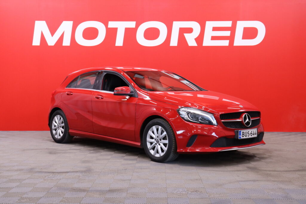 Mercedes-Benz - A - 180 Suomi 100 Edition // Suomi-auto / Sport-penkit / P. Kamera / Vakionopeudensäädin - Viistoperä