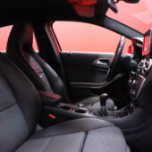 Mercedes-Benz - A - 180 Suomi 100 Edition // Suomi-auto / Sport-penkit / P. Kamera / Vakionopeudensäädin - Viistoperä