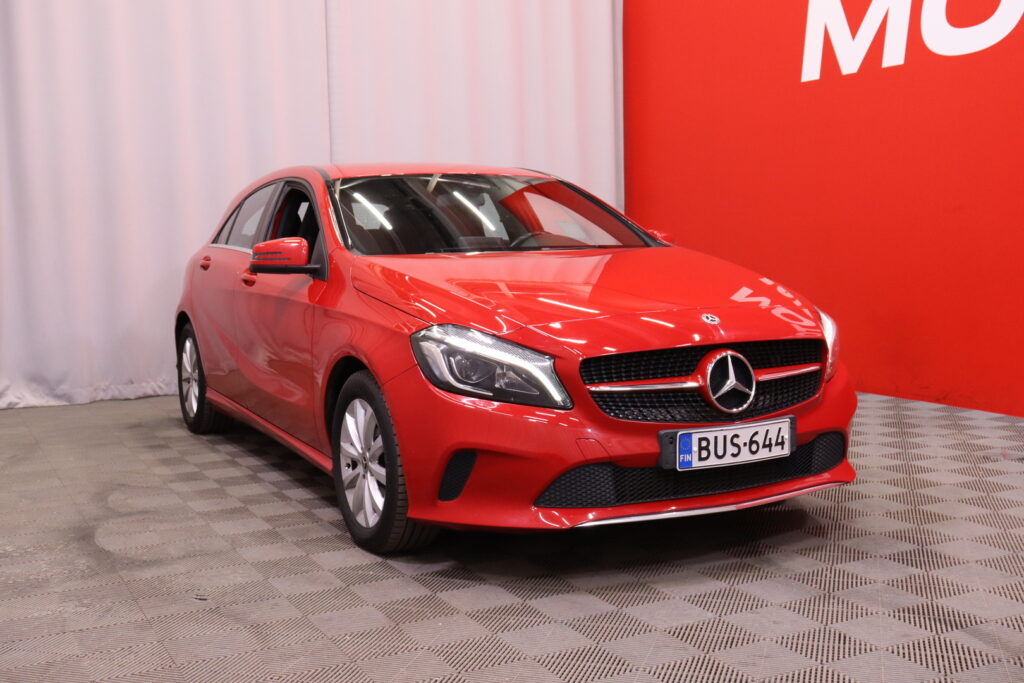 Mercedes-Benz - A - 180 Suomi 100 Edition // Suomi-auto / Sport-penkit / P. Kamera / Vakionopeudensäädin Mercedes-Benz - A - 180 Suomi 100 Edition // Suomi-auto / Sport-penkit / P. Kamera / Vakionopeudensäädin - Viistoperä