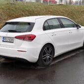 Mercedes-Benz - A - 180 d A Business Style // 2.om Merkkihuollettu Suomi-auto / Webasto / Koukku / Sporttipenkit / Kamera - Viistoperä