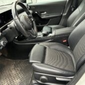 Mercedes-Benz - A - 180 d A Business Style // 2.om Merkkihuollettu Suomi-auto / Webasto / Koukku / Sporttipenkit / Kamera - Viistoperä