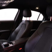 Mercedes-Benz - A - 180 A Business // 1-om Suomi-auto / Merkkihuollettu / Multibeam /  Vakkari / P-Kamera / Keyless / IHC+ / Vetokoukku // - Viistoperä