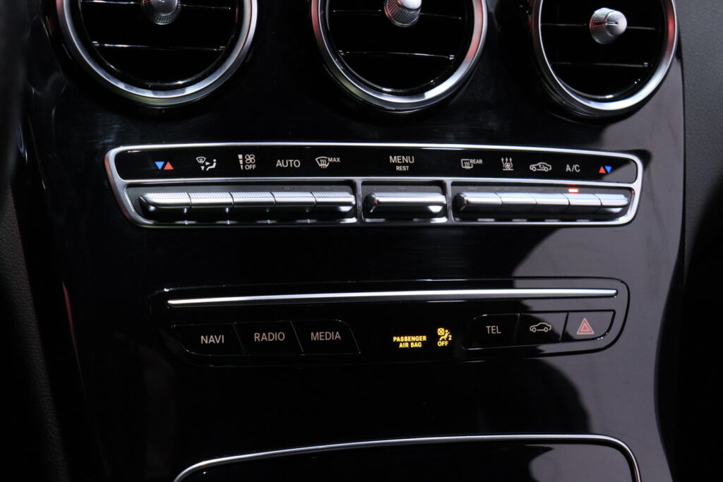 tuotekuva-Mercedes-Benz-C-JNO-319-2026-04-09-073507-26 tuotekuva-Mercedes-Benz-C-JNO-319-2026-04-09-073507-26