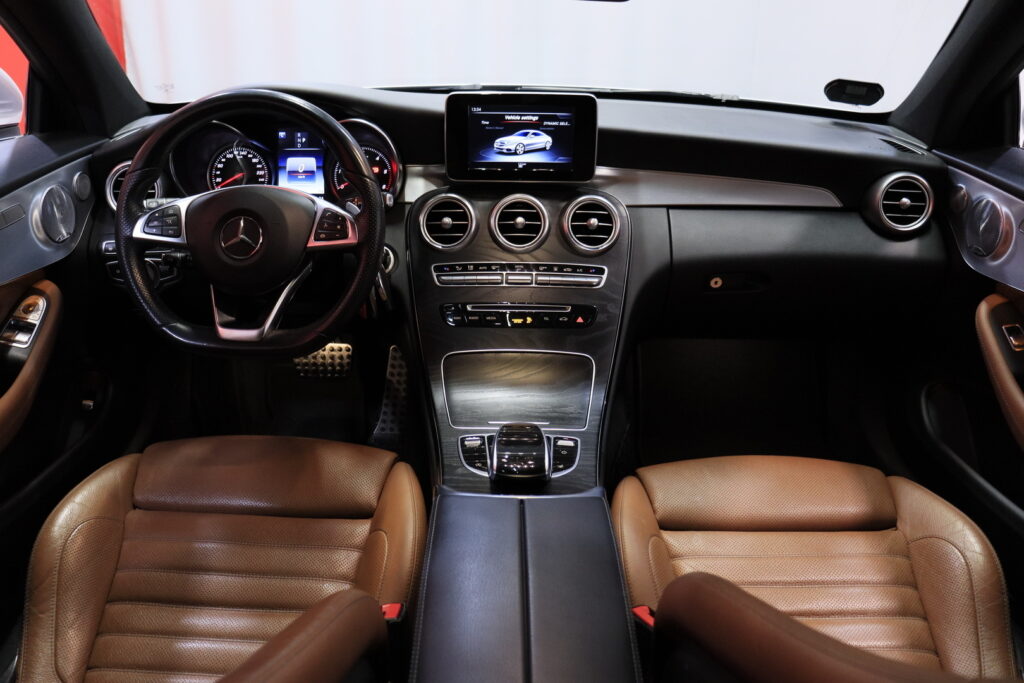 Mercedes-Benz - C - 220 d Coupé 4Matic A Business AMG // Webasto / Distronic+ / Burmester / Panorama / ILS / Blis / Ruskea nahkasisusta / Mercedes-Benz - C - 220 d Coupé 4Matic A Business AMG // Webasto / Distronic+ / Burmester / Panorama / ILS / Blis / Ruskea nahkasisusta / - Coupe