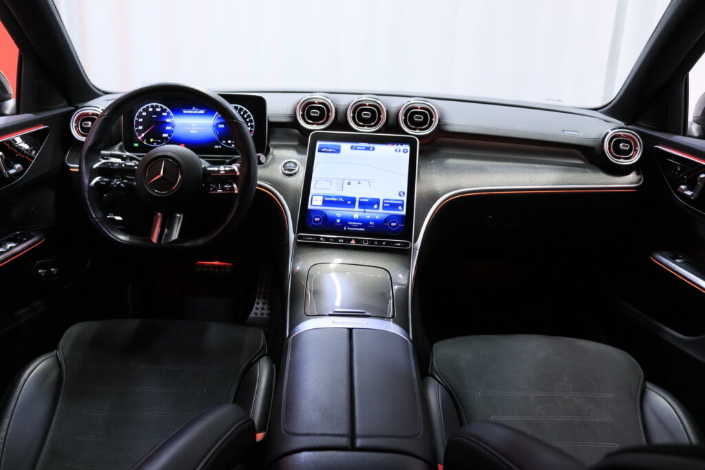 Mercedes-Benz - C - 300 e A Business AMG / DTR Pro / Digital Light / Koukku / MBUX Navi Premium / 360° / Mercedes-Benz - C - 300 e A Business AMG / DTR Pro / Digital Light / Koukku / MBUX Navi Premium / 360° / - Sedan