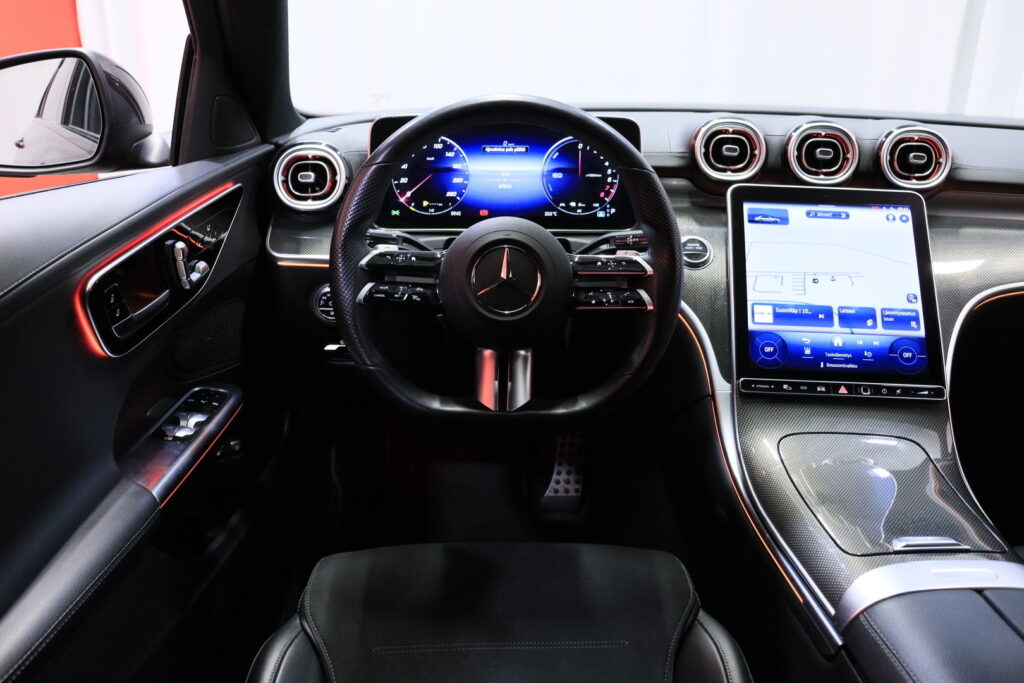 Mercedes-Benz - C - 300 e A Business AMG / DTR Pro / Digital Light / Koukku / MBUX Navi Premium / 360° / Mercedes-Benz - C - 300 e A Business AMG / DTR Pro / Digital Light / Koukku / MBUX Navi Premium / 360° / - Sedan