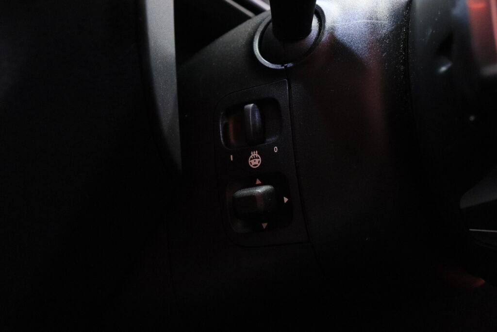 tuotekuva-Mercedes-Benz-C-YLZ-850-2026-04-09-150005-18 tuotekuva-Mercedes-Benz-C-YLZ-850-2026-04-09-150005-18