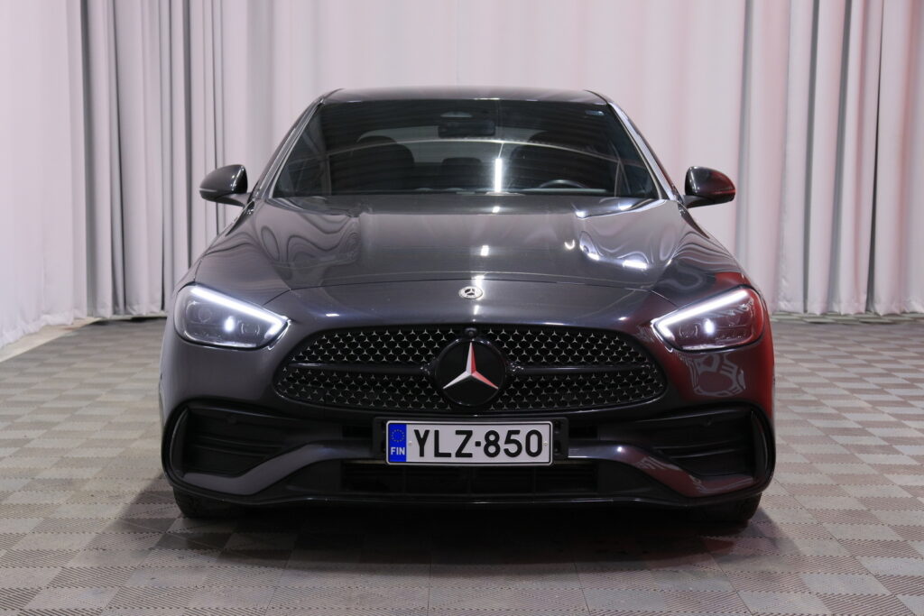 Mercedes-Benz - C - 300 e A Business AMG / DTR Pro / Digital Light / Koukku / MBUX Navi Premium / 360° / Mercedes-Benz - C - 300 e A Business AMG / DTR Pro / Digital Light / Koukku / MBUX Navi Premium / 360° / - Sedan