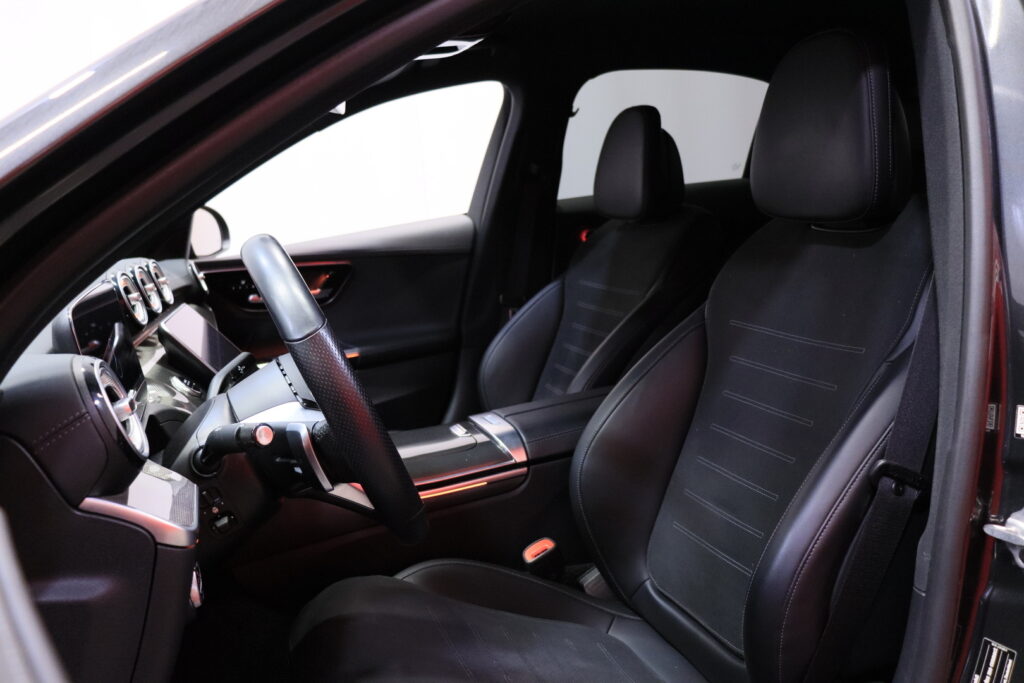 Mercedes-Benz - C - 300 e A Business AMG / DTR Pro / Digital Light / Koukku / MBUX Navi Premium / 360° / Mercedes-Benz - C - 300 e A Business AMG / DTR Pro / Digital Light / Koukku / MBUX Navi Premium / 360° / - Sedan