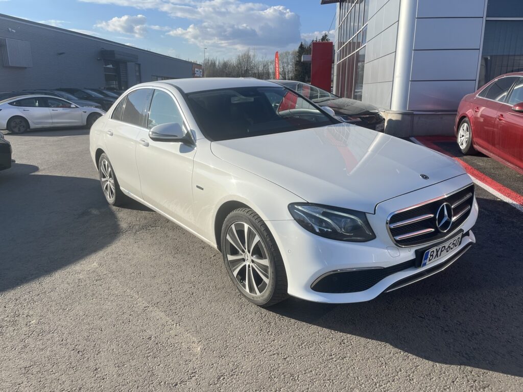 Mercedes-Benz - E - 300 de A Business Avantgarde Edition EQ Power Mercedes-Benz - E - 300 de A Business Avantgarde Edition EQ Power - Sedan