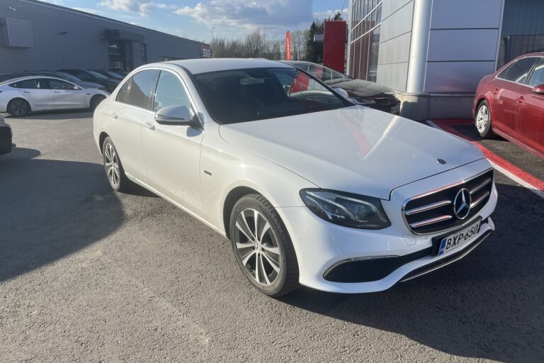 Mercedes-Benz - E - 300 de A Business Avantgarde Edition EQ Power - Sedan