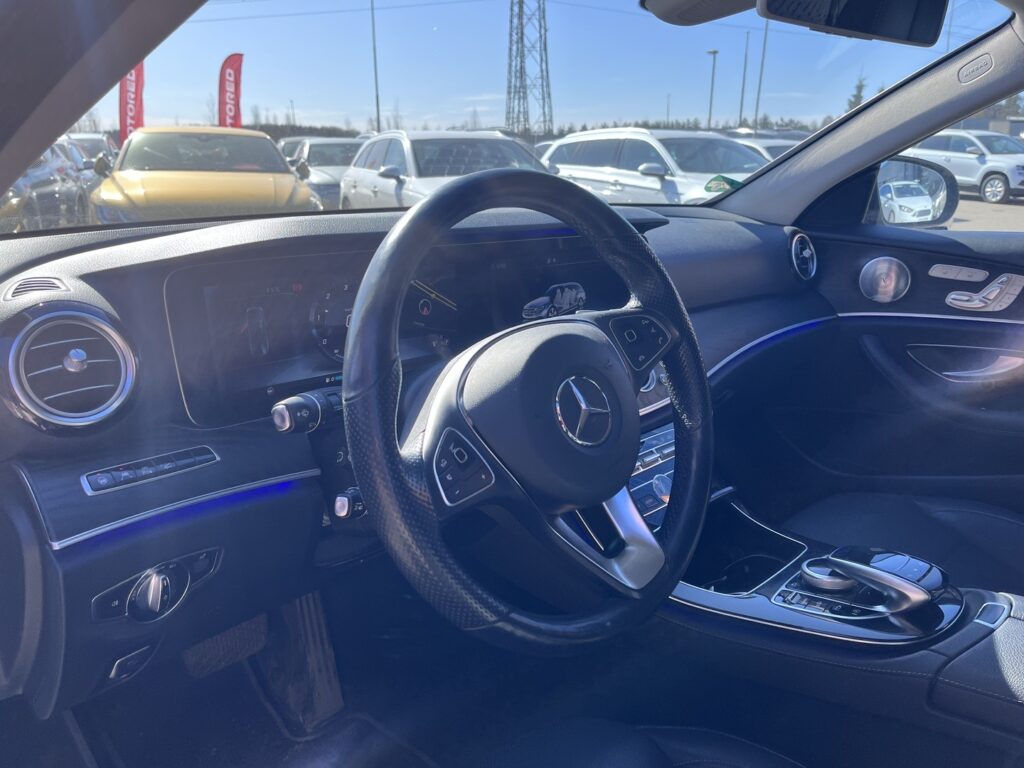 Mercedes-Benz - E - 350d T A Avantgarde Mercedes-Benz - E - 350d T A Avantgarde - Farmari