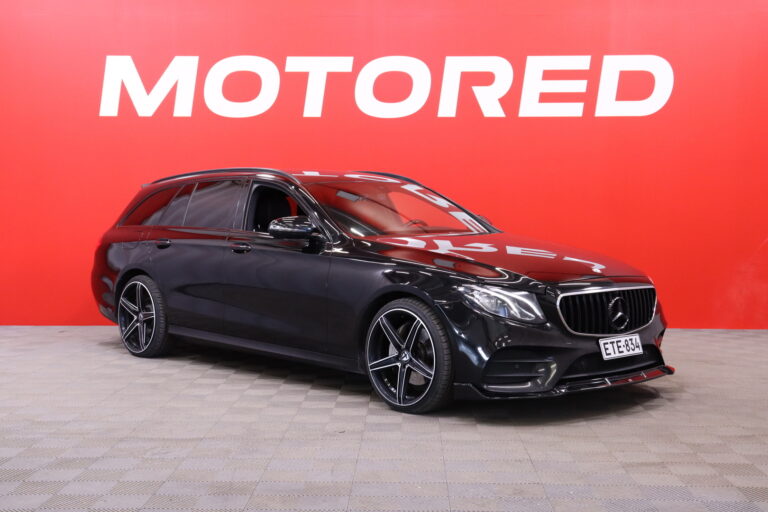 Mercedes-Benz - E - E 220 d // AMG Line / Webasto / Vetokoukku / Kamera / Park Assist / Navi / LED // - Farmari