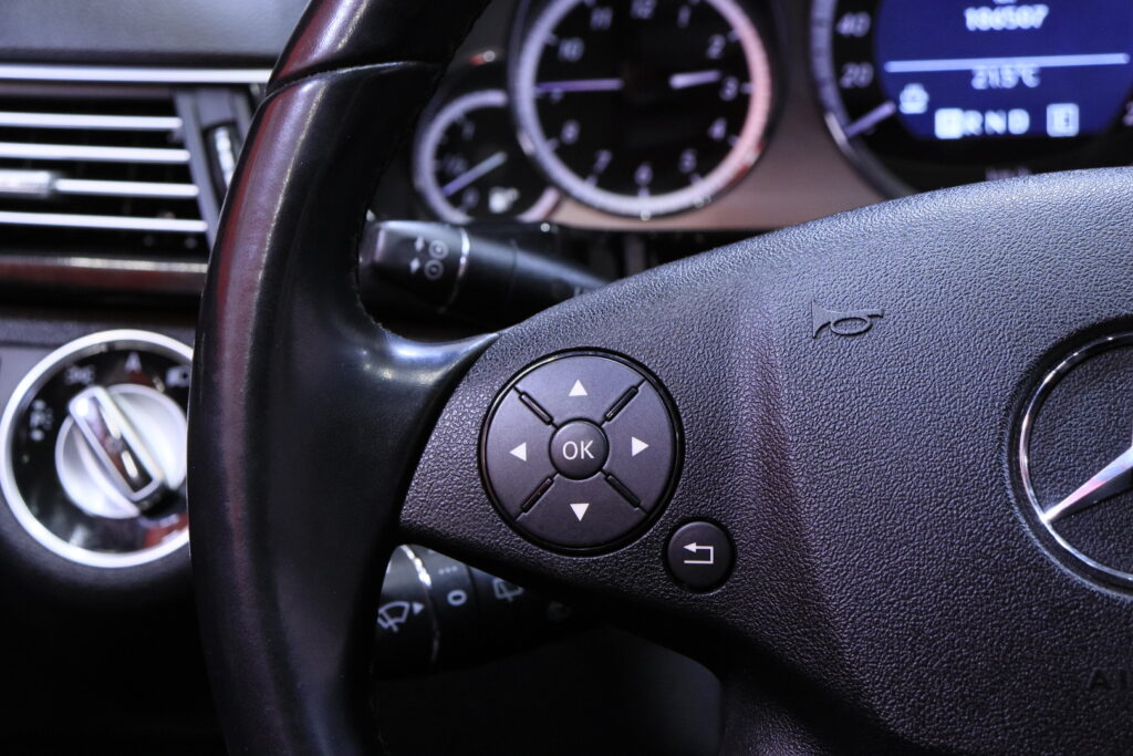 tuotekuva-Mercedes-Benz-E-EVA-556-2026-04-15-111505-17 tuotekuva-Mercedes-Benz-E-EVA-556-2026-04-15-111505-17