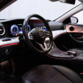 Mercedes-Benz - E - 300 e A Business Avantgarde Edition EQ Power / Suomi-auto / Päivitetty tekniikka! / DTR+ / Widescreen / Multibeam / Muistipenkit / 360° / - Sedan