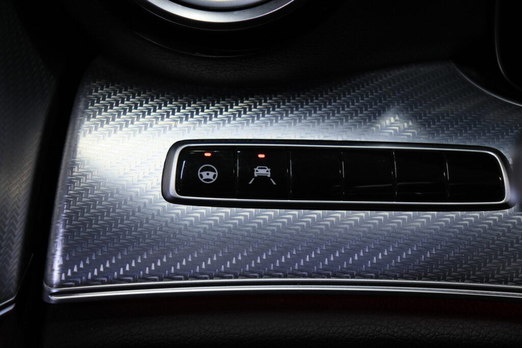 tuotekuva-Mercedes-Benz-E-FNU-947-2026-04-08-113105-20 tuotekuva-Mercedes-Benz-E-FNU-947-2026-04-08-113105-20