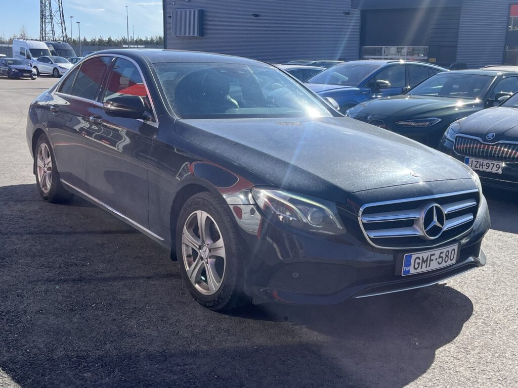 Mercedes-Benz - E - 220 d A Premium Business Mercedes-Benz - E - 220 d A Premium Business - Sedan