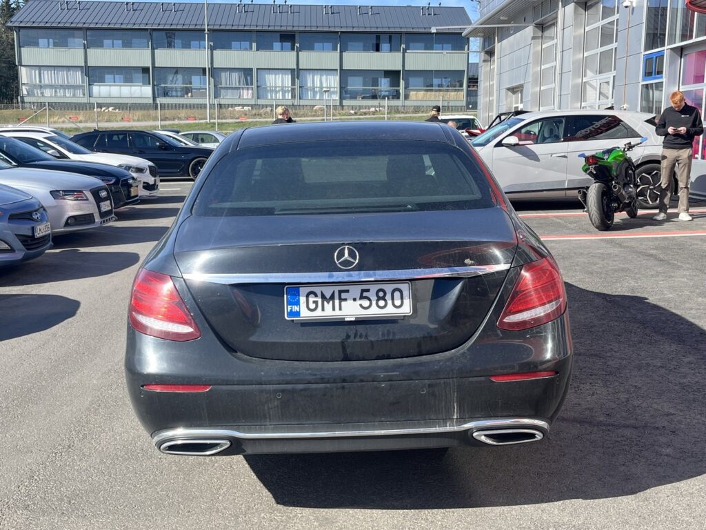 Mercedes-Benz - E - 220 d A Premium Business Mercedes-Benz - E - 220 d A Premium Business - Sedan