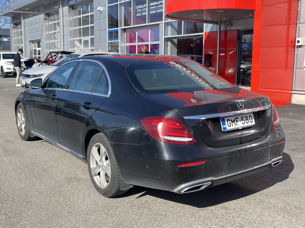 Mercedes-Benz - E - 220 d A Premium Business Mercedes-Benz - E - 220 d A Premium Business - Sedan