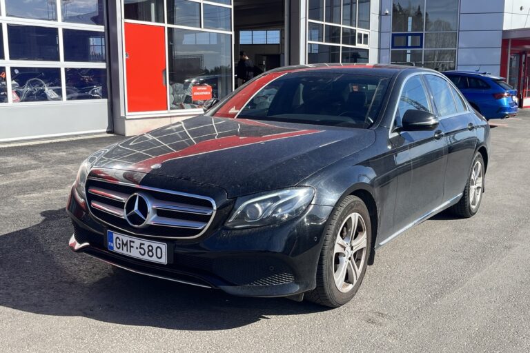 Mercedes-Benz - E - 220 d A Premium Business - Sedan