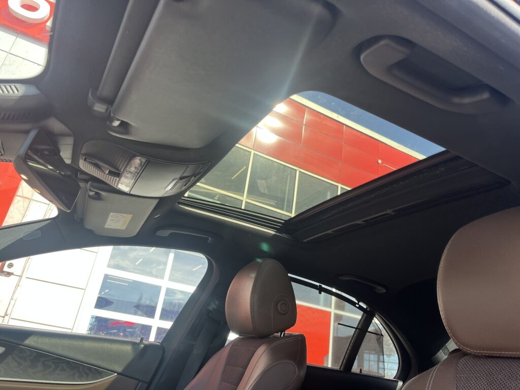 Mercedes-Benz - E - 220 d A Premium Business Mercedes-Benz - E - 220 d A Premium Business - Sedan