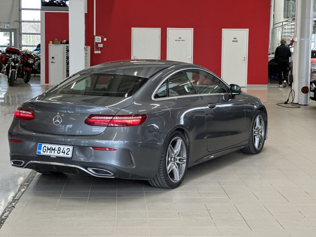Mercedes-Benz - E - 220 d A Coupé Business AMG Mercedes-Benz - E - 220 d A Coupé Business AMG - Coupe