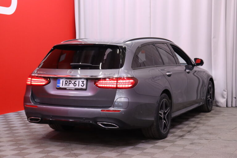 Mercedes-Benz - E - 300 de 4MATIC T A Star Edition AMG // Burmester / HUD / 360° / Distronic+ / Widescreen / Koukku // - Farmari