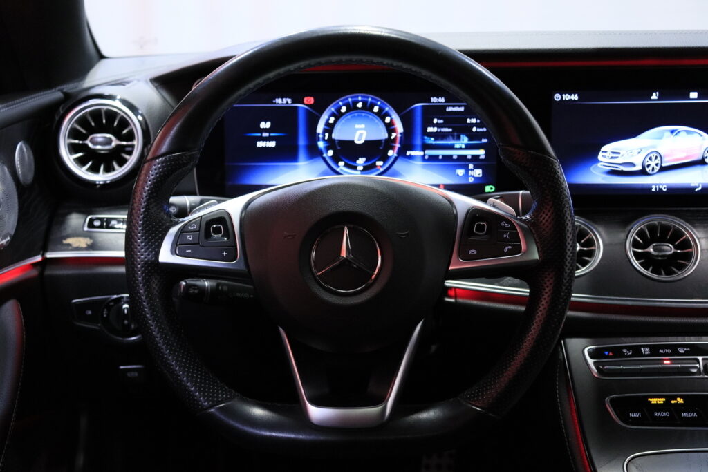 Mercedes-Benz - E - 200 4MATIC Coupé AMG // DTR+ / Burmester / Webasto / Multibeam / Widescreen / Mercedes-Benz - E - 200 4MATIC Coupé AMG // DTR+ / Burmester / Webasto / Multibeam / Widescreen / - Coupe