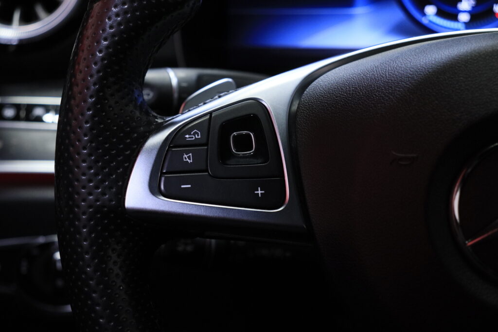 Mercedes-Benz - E - 200 4MATIC Coupé AMG // DTR+ / Burmester / Webasto / Multibeam / Widescreen / Mercedes-Benz - E - 200 4MATIC Coupé AMG // DTR+ / Burmester / Webasto / Multibeam / Widescreen / - Coupe