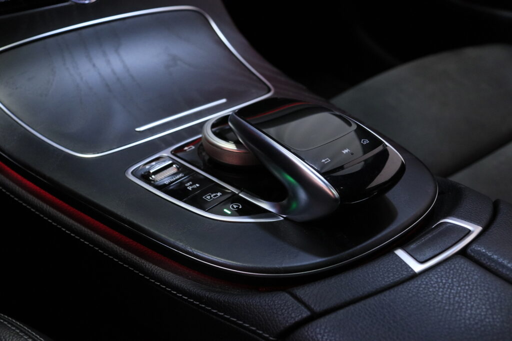 tuotekuva-Mercedes-Benz-E-JNN-521-2026-04-09-145506-28 tuotekuva-Mercedes-Benz-E-JNN-521-2026-04-09-145506-28