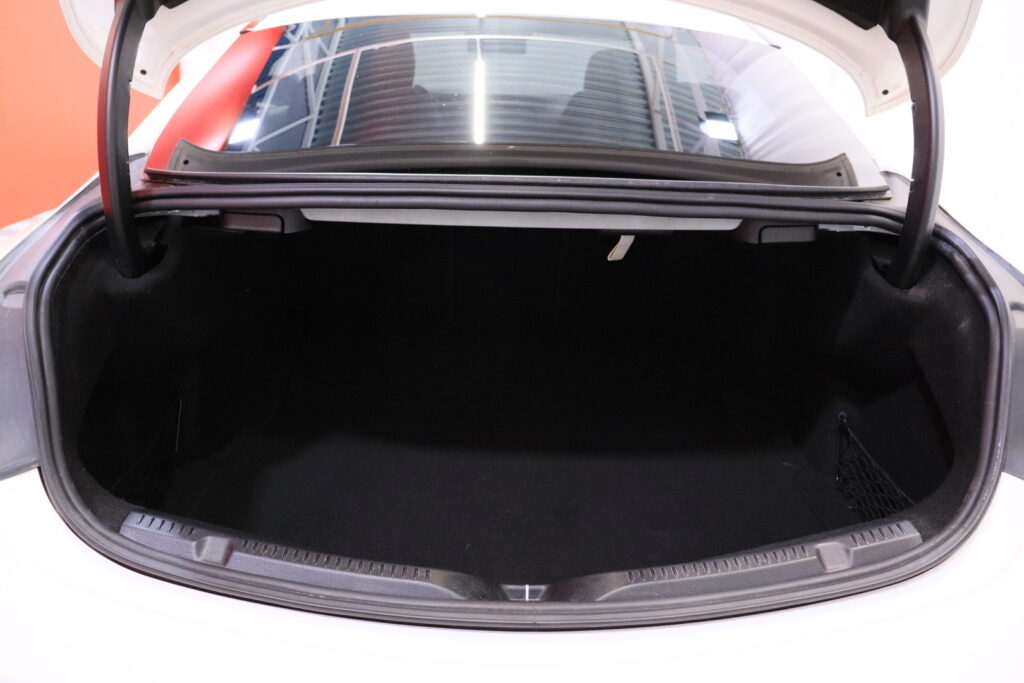 tuotekuva-Mercedes-Benz-E-JNN-521-2026-04-09-145506-30 tuotekuva-Mercedes-Benz-E-JNN-521-2026-04-09-145506-30