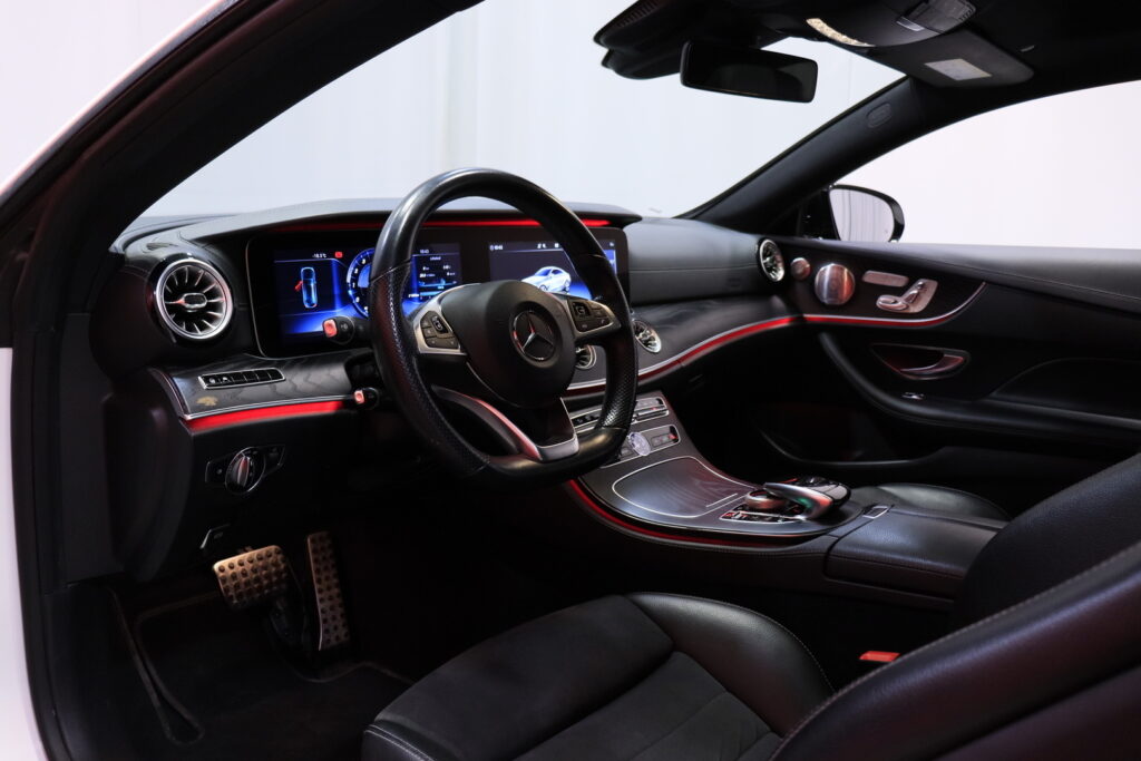 Mercedes-Benz - E - 200 4MATIC Coupé AMG // DTR+ / Burmester / Webasto / Multibeam / Widescreen / Mercedes-Benz - E - 200 4MATIC Coupé AMG // DTR+ / Burmester / Webasto / Multibeam / Widescreen / - Coupe