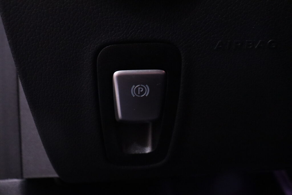 tuotekuva-Mercedes-Benz-E-YXP-985-2026-04-08-155007-15 tuotekuva-Mercedes-Benz-E-YXP-985-2026-04-08-155007-15