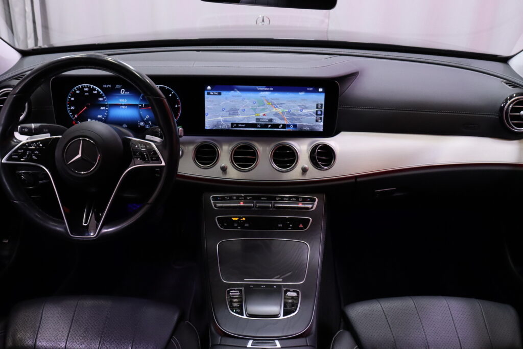 tuotekuva-Mercedes-Benz-E-YXP-985-2026-04-08-155007-18 tuotekuva-Mercedes-Benz-E-YXP-985-2026-04-08-155007-18