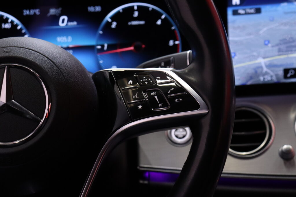 tuotekuva-Mercedes-Benz-E-YXP-985-2026-04-08-155007-21 tuotekuva-Mercedes-Benz-E-YXP-985-2026-04-08-155007-21