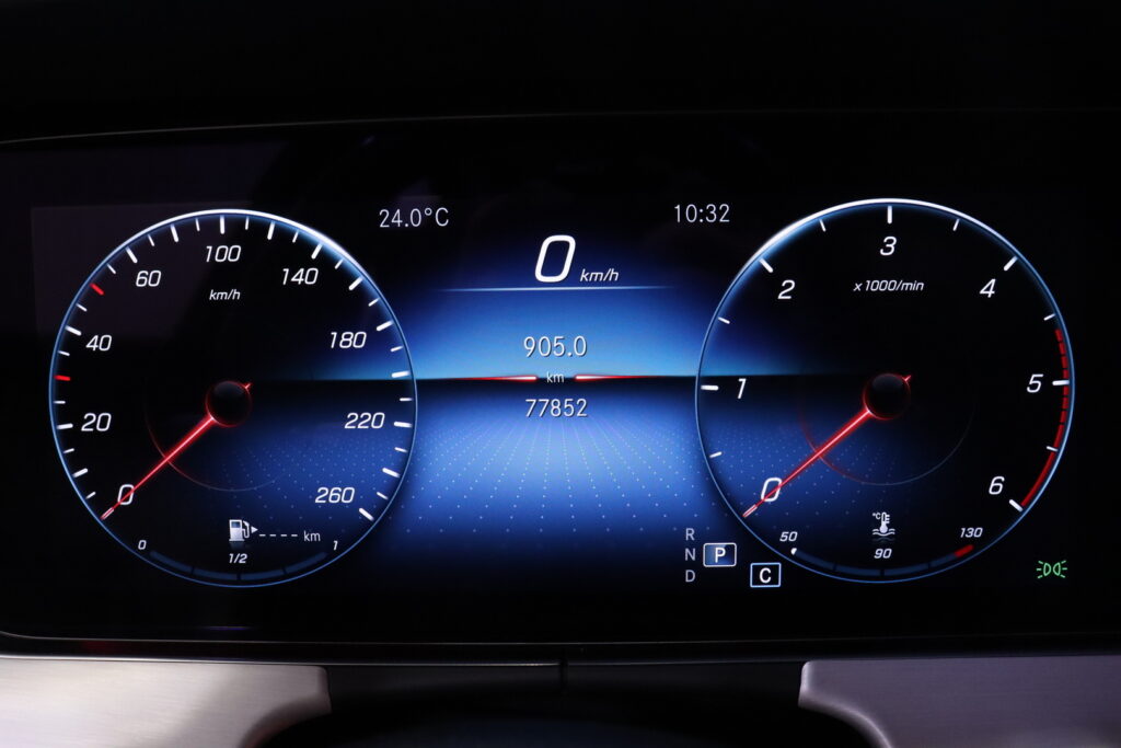 tuotekuva-Mercedes-Benz-E-YXP-985-2026-04-08-155007-22 tuotekuva-Mercedes-Benz-E-YXP-985-2026-04-08-155007-22