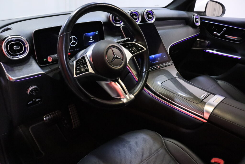Mercedes-Benz - GLC - 300 e 4MATIC // Distronic+ / Burmester / Panorama / Koukku / Muistipenkit / Kamera / CarPlay / Digimittari // Mercedes-Benz - GLC - 300 e 4MATIC // Distronic+ / Burmester / Panorama / Koukku / Muistipenkit / Kamera / CarPlay / Digimittari // - Maastoauto