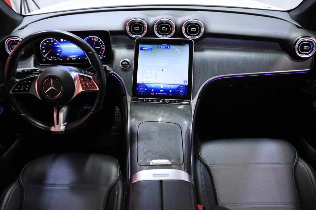 Mercedes-Benz - GLC - 300 e 4MATIC // Distronic+ / Burmester / Panorama / Koukku / Muistipenkit / Kamera / CarPlay / Digimittari // Mercedes-Benz - GLC - 300 e 4MATIC // Distronic+ / Burmester / Panorama / Koukku / Muistipenkit / Kamera / CarPlay / Digimittari // - Maastoauto