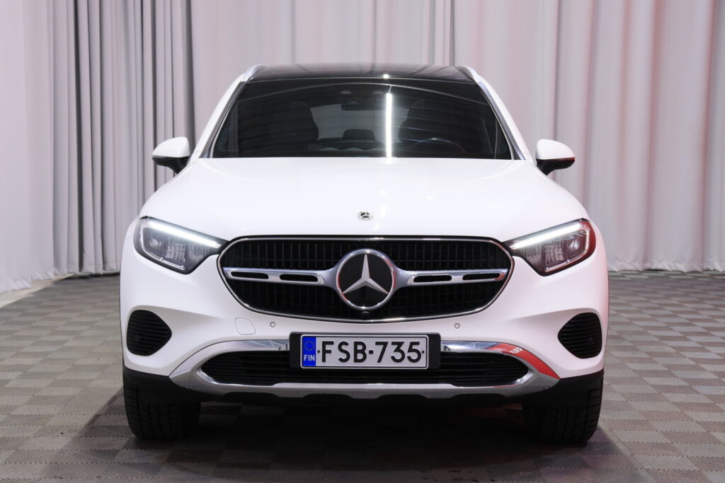 Mercedes-Benz - GLC - 300 e 4MATIC // Distronic+ / Burmester / Panorama / Koukku / Muistipenkit / Kamera / CarPlay / Digimittari // Mercedes-Benz - GLC - 300 e 4MATIC // Distronic+ / Burmester / Panorama / Koukku / Muistipenkit / Kamera / CarPlay / Digimittari // - Maastoauto