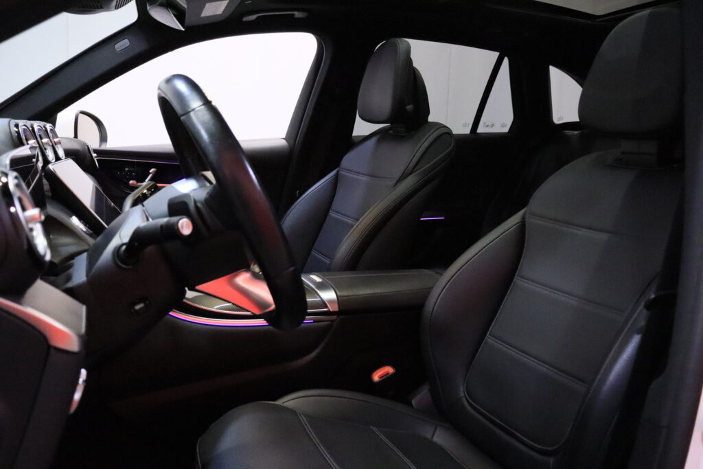 Mercedes-Benz - GLC - 300 e 4MATIC // Distronic+ / Burmester / Panorama / Koukku / Muistipenkit / Kamera / CarPlay / Digimittari // Mercedes-Benz - GLC - 300 e 4MATIC // Distronic+ / Burmester / Panorama / Koukku / Muistipenkit / Kamera / CarPlay / Digimittari // - Maastoauto