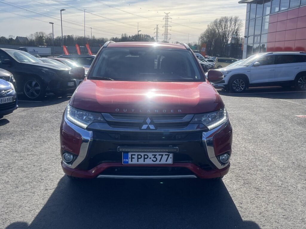 Mitsubishi - Outlander PHEV - Instyle Navi 4WD 5P Mitsubishi - Outlander PHEV - Instyle Navi 4WD 5P - Farmari